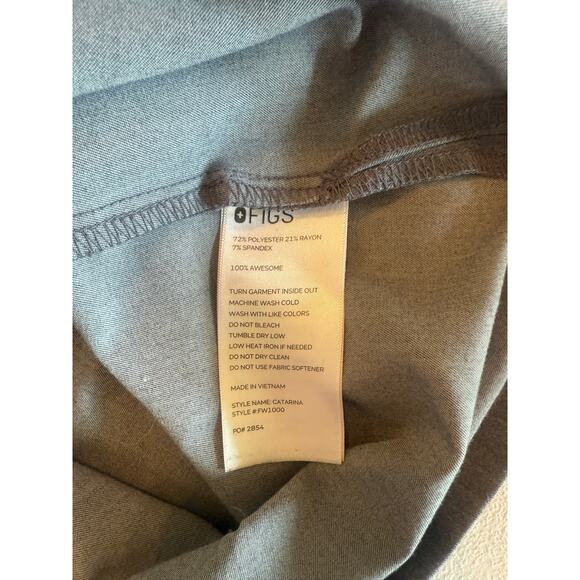 FIGS Technical Collection Gray Short Sleeve Scrub Top Sz M One Chest Pocket - Picture 6 of 6